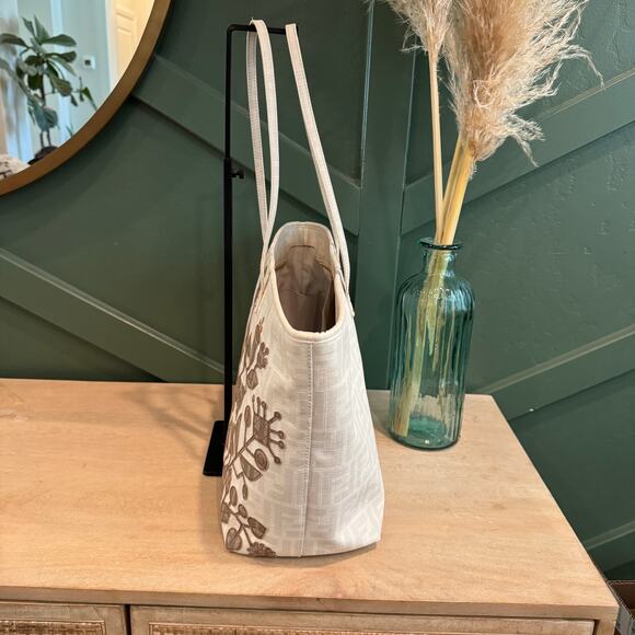 Fendi Spalmati FF Emboroidered Floral Medium Bag White - Picture 4 of 13